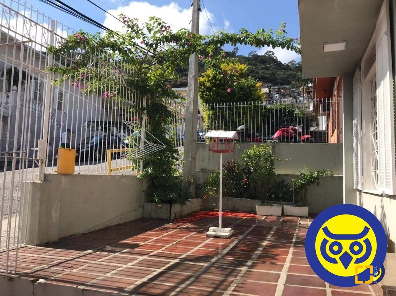 Casa com 191m², 5 quartos (sendo 1 suíte), 2 garagens, no bairro Centro em Florianópolis
