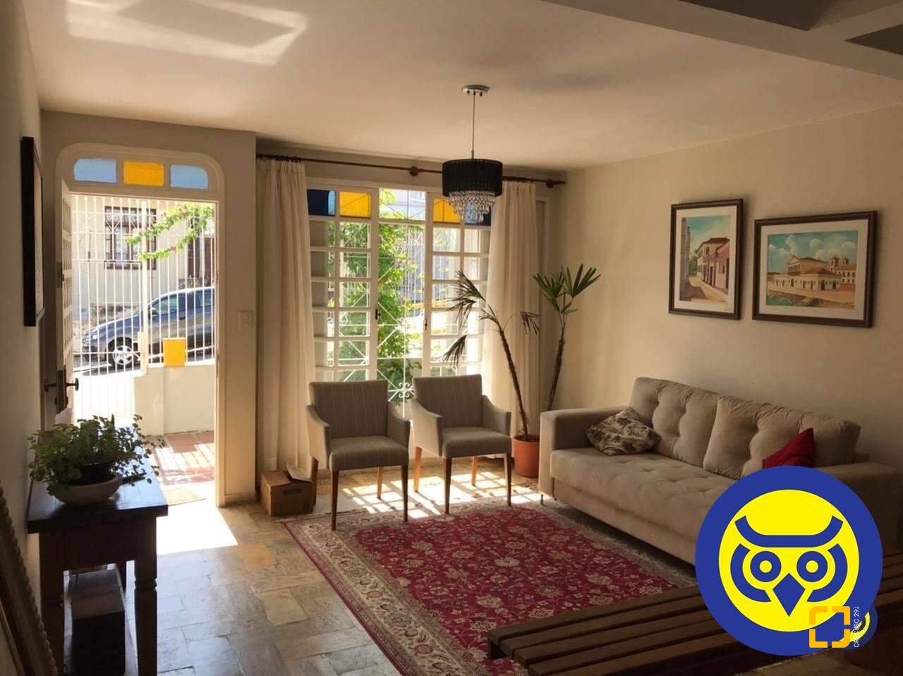 Casa com 191m², 5 quartos (sendo 1 suíte), 2 garagens, no bairro Centro em Florianópolis