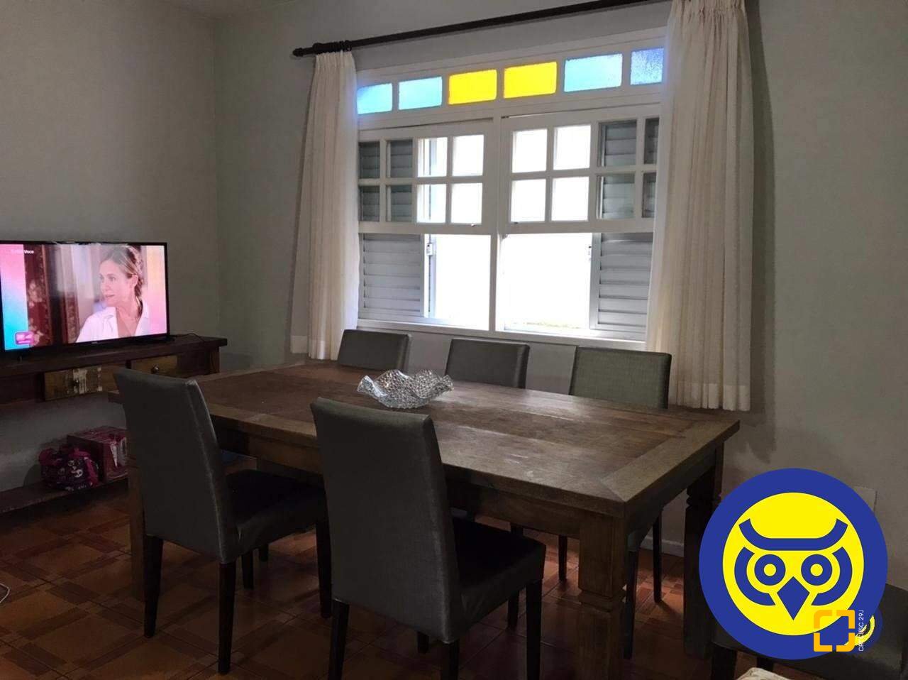 Casa com 191m², 5 quartos (sendo 1 suíte), 2 garagens, no bairro Centro em Florianópolis