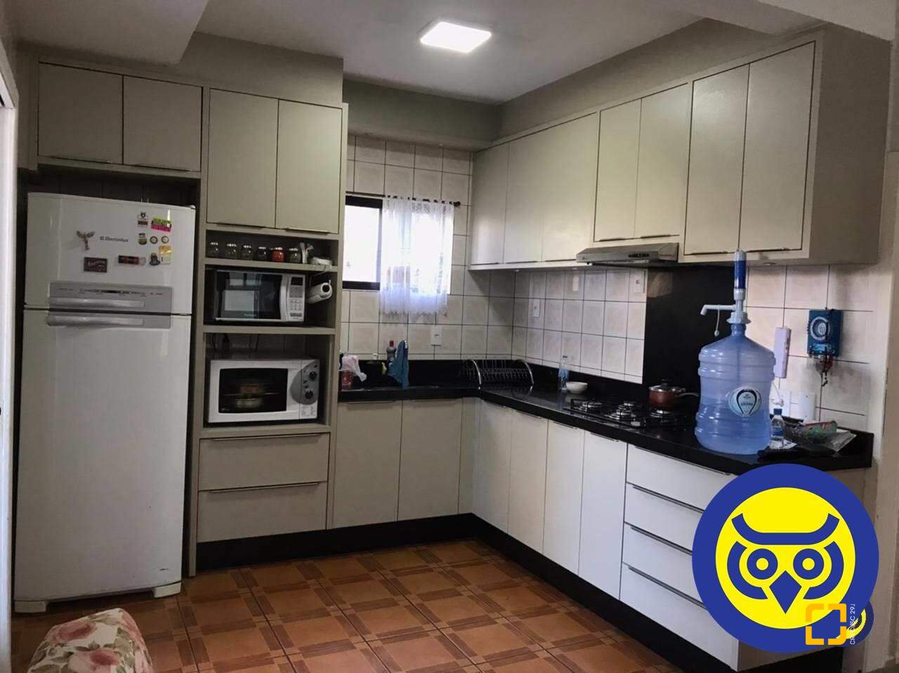 Casa com 191m², 5 quartos (sendo 1 suíte), 2 garagens, no bairro Centro em Florianópolis