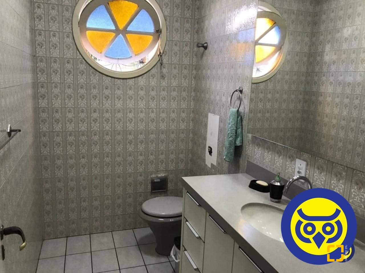Casa com 191m², 5 quartos (sendo 1 suíte), 2 garagens, no bairro Centro em Florianópolis