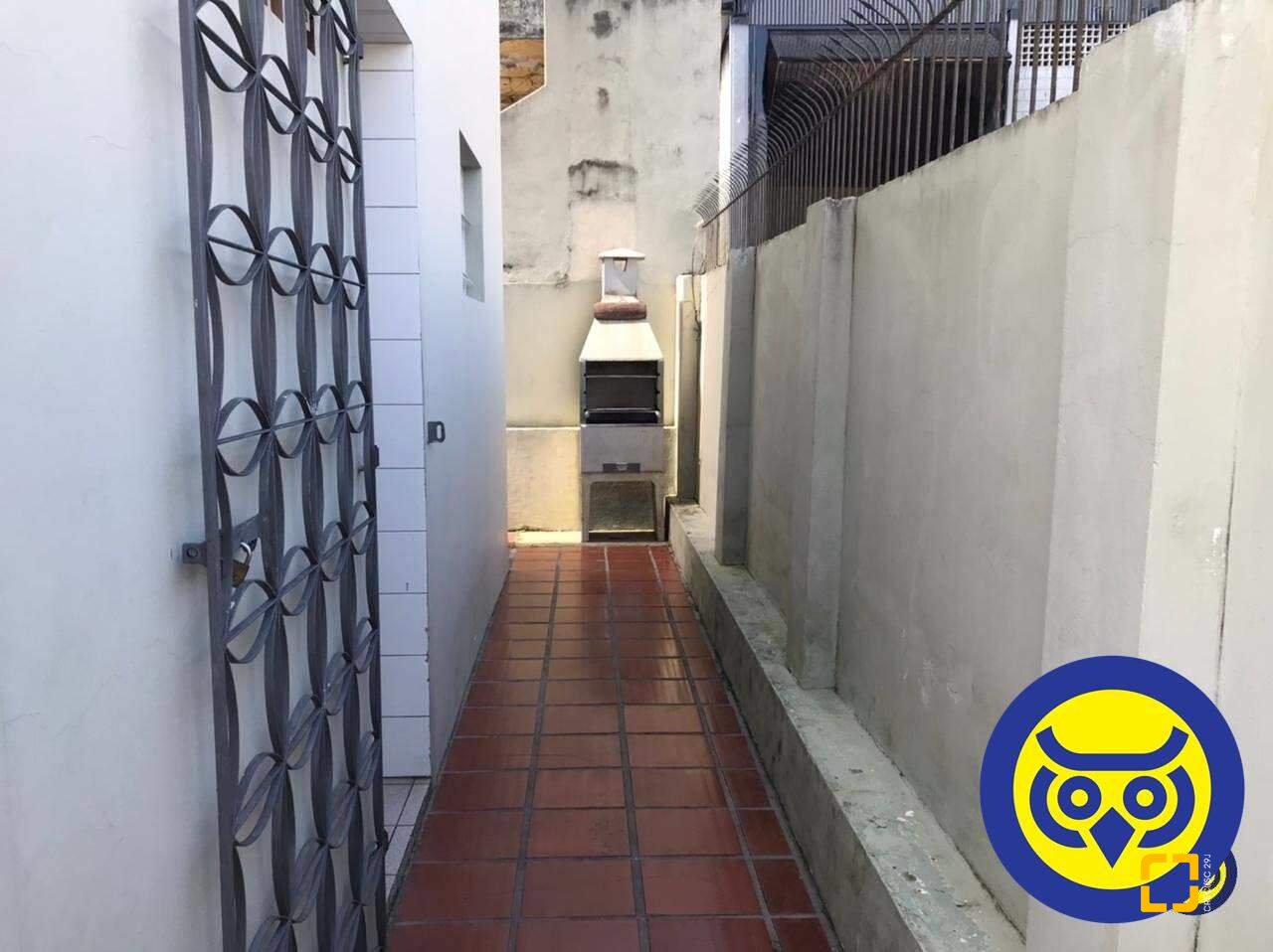 Casa com 191m², 5 quartos (sendo 1 suíte), 2 garagens, no bairro Centro em Florianópolis