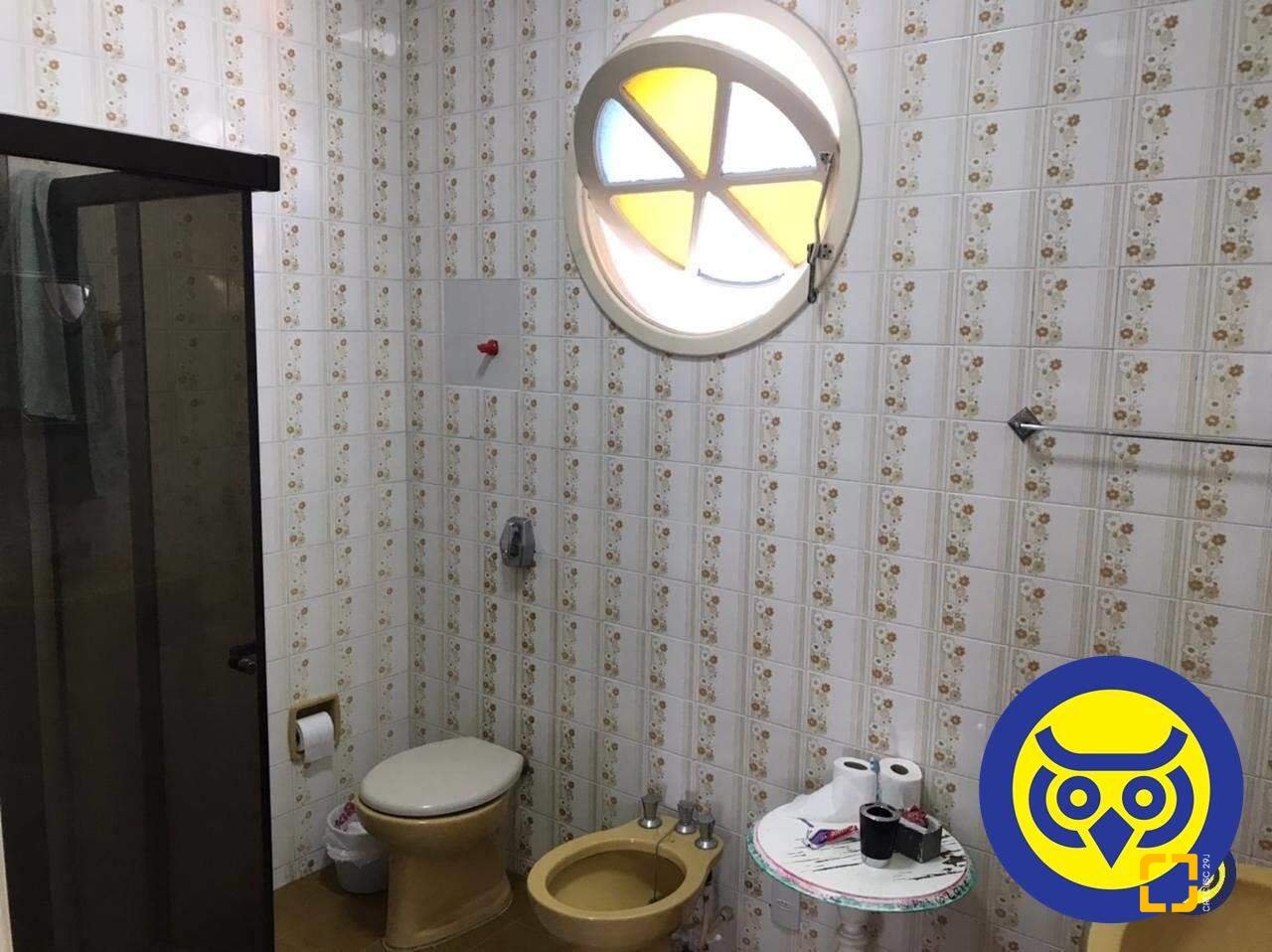 Casa com 191m², 5 quartos (sendo 1 suíte), 2 garagens, no bairro Centro em Florianópolis