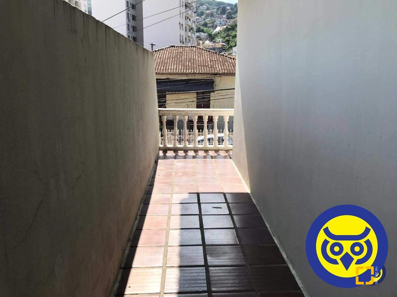 Casa com 191m², 5 quartos (sendo 1 suíte), 2 garagens, no bairro Centro em Florianópolis