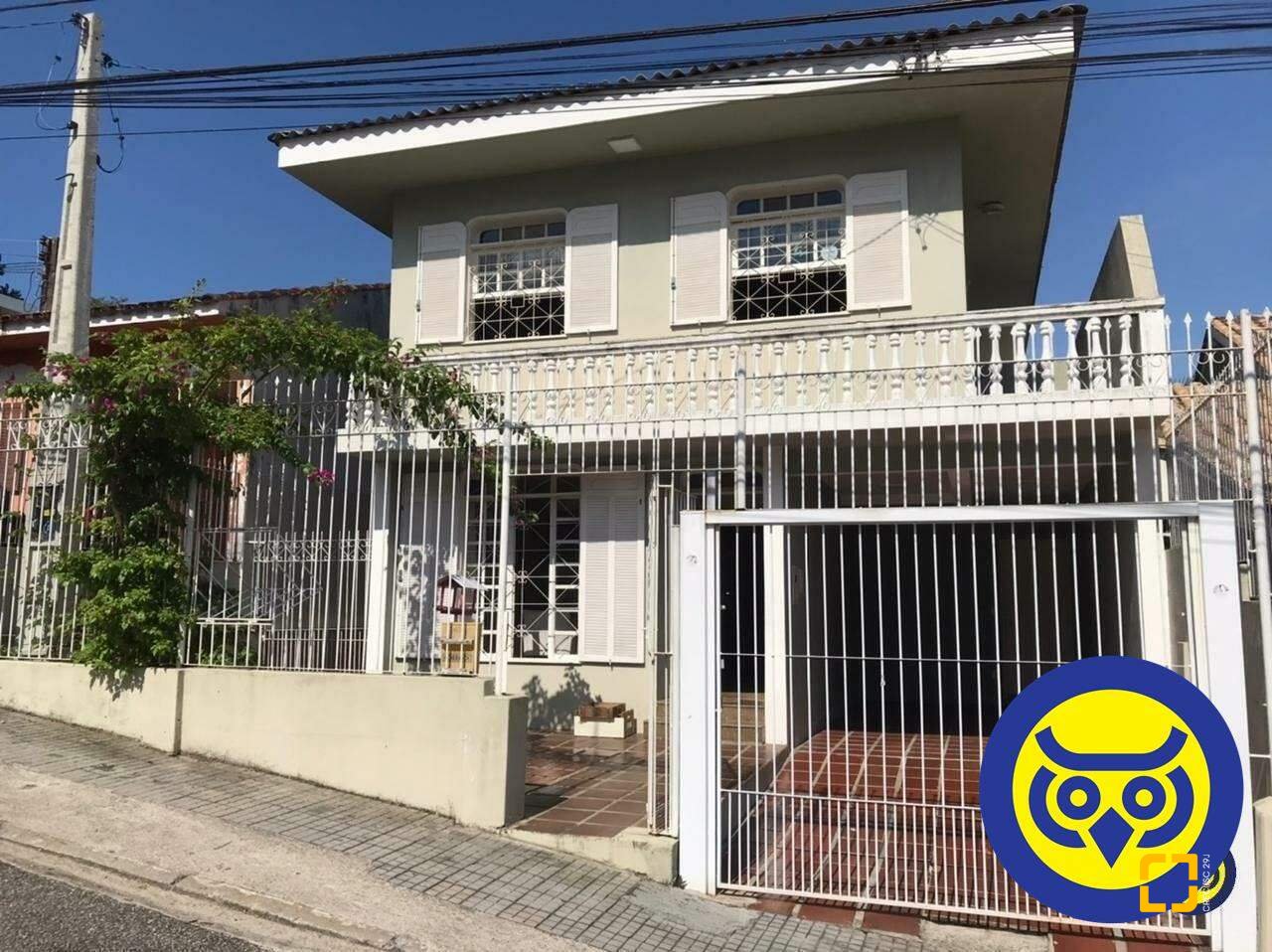 Casa com 191m², 5 quartos (sendo 1 suíte), 2 garagens, no bairro Centro em Florianópolis