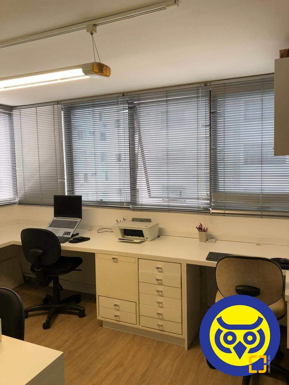 Sala com 24m², 1 garagem, no bairro Centro em Florianópolis