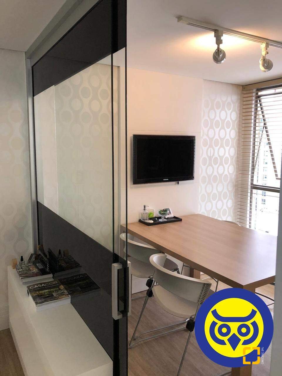 Sala com 24m², 1 garagem, no bairro Centro em Florianópolis