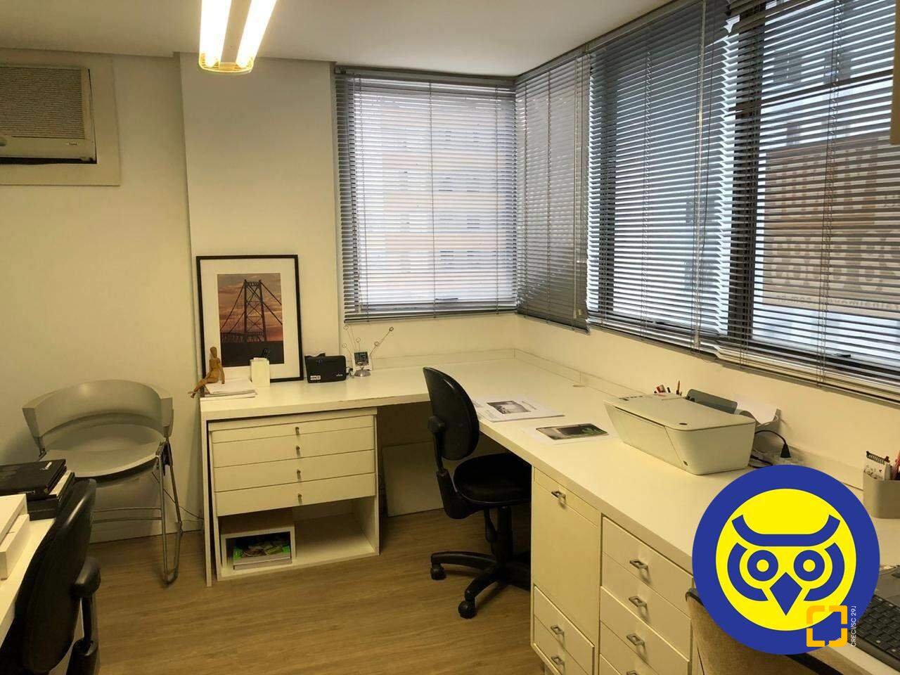 Sala com 24m², 1 garagem, no bairro Centro em Florianópolis