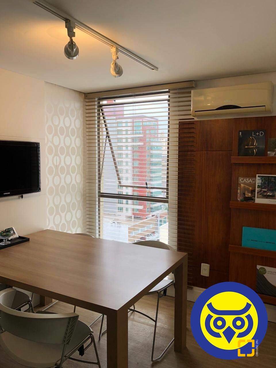 Sala com 24m², 1 garagem, no bairro Centro em Florianópolis