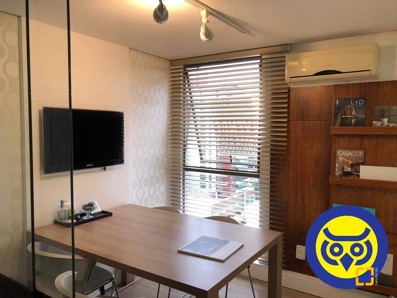Sala com 24m², 1 garagem, no bairro Centro em Florianópolis
