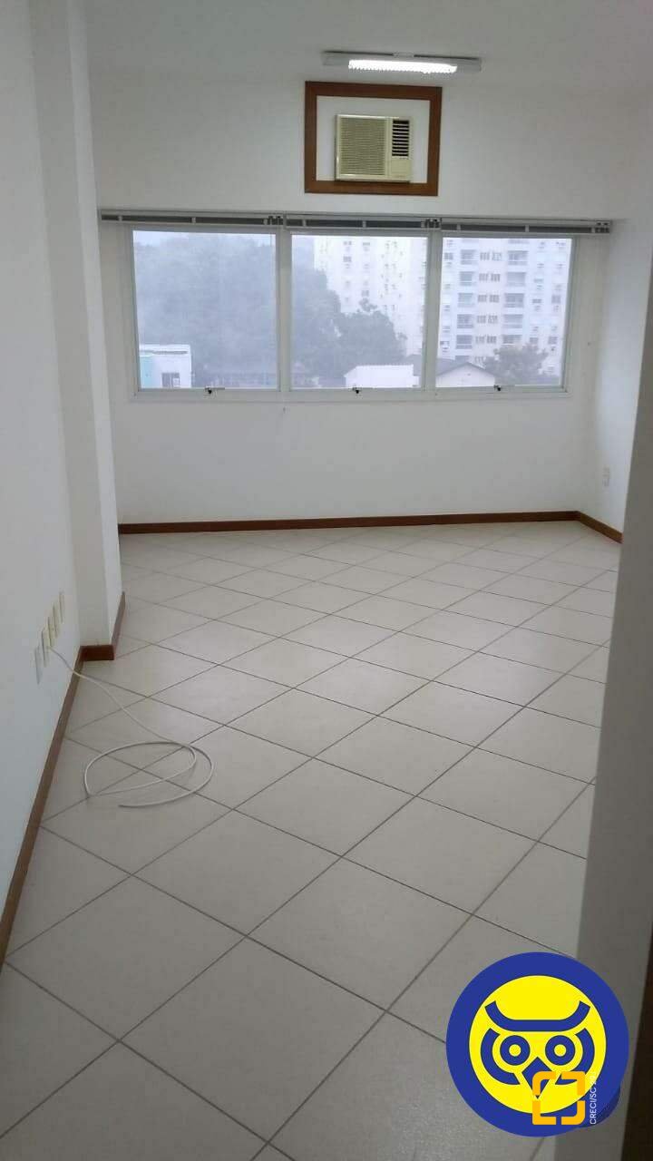 Sala com 23m², 1 garagem, no bairro Trindade em Florianópolis