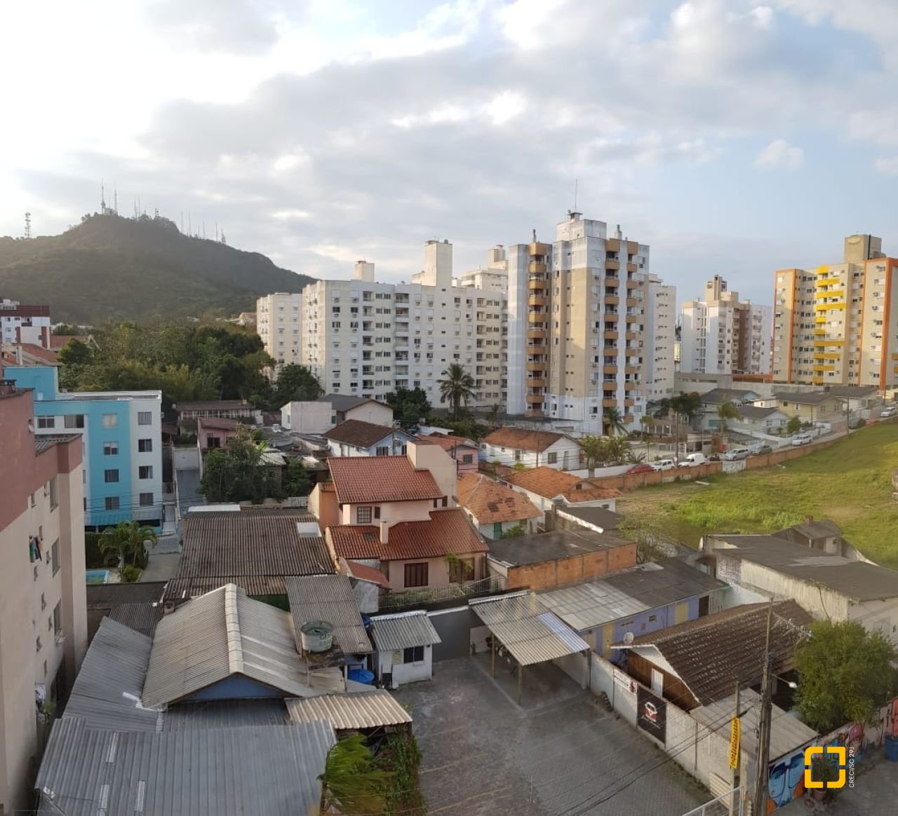 Sala com 23m², 1 garagem, no bairro Trindade em Florianópolis