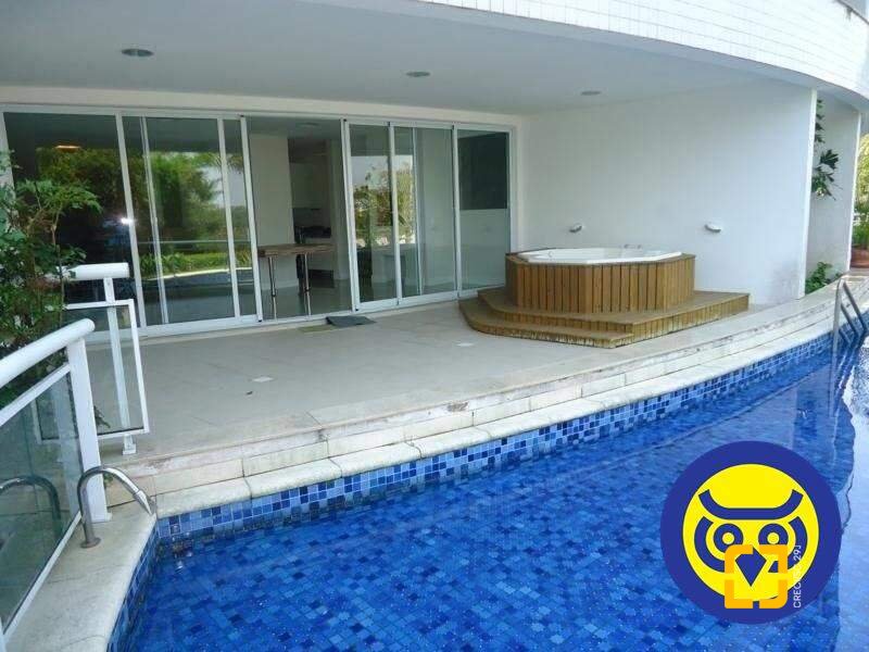 Apartamento com 258m², 8 quartos (sendo 4 suítes), 3 garagens, no bairro Cachoeira do Bom Jesus em Florianópolis