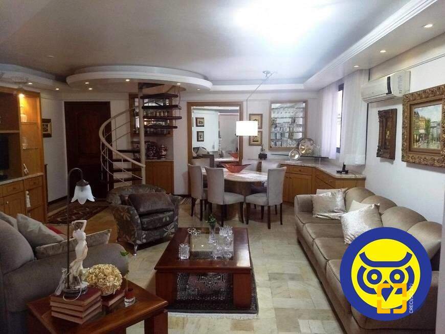 Cobertura com 226m², 4 quartos (sendo 2 suítes), 2 garagens, no bairro Centro em Florianópolis