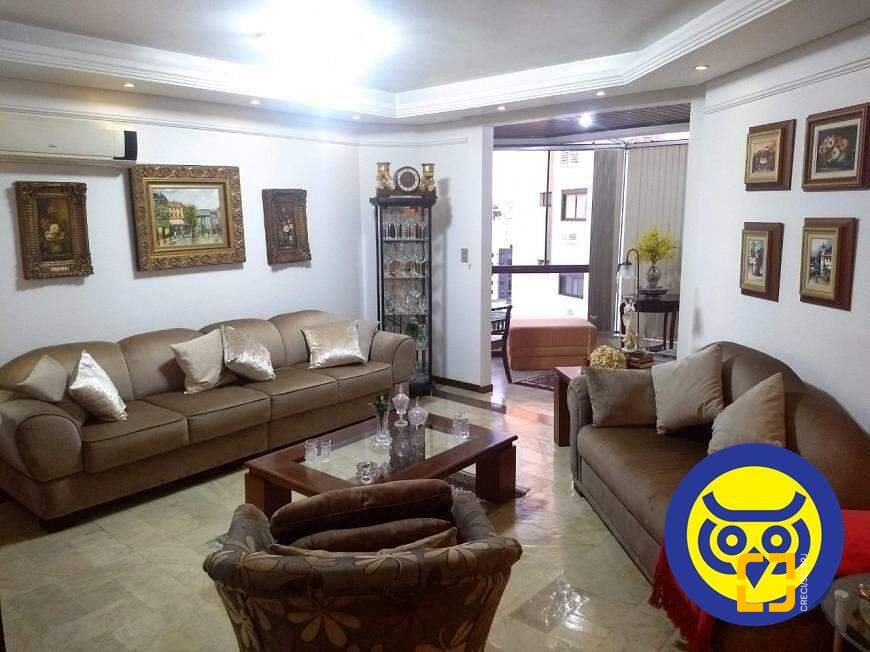 Cobertura com 226m², 4 quartos (sendo 2 suítes), 2 garagens, no bairro Centro em Florianópolis
