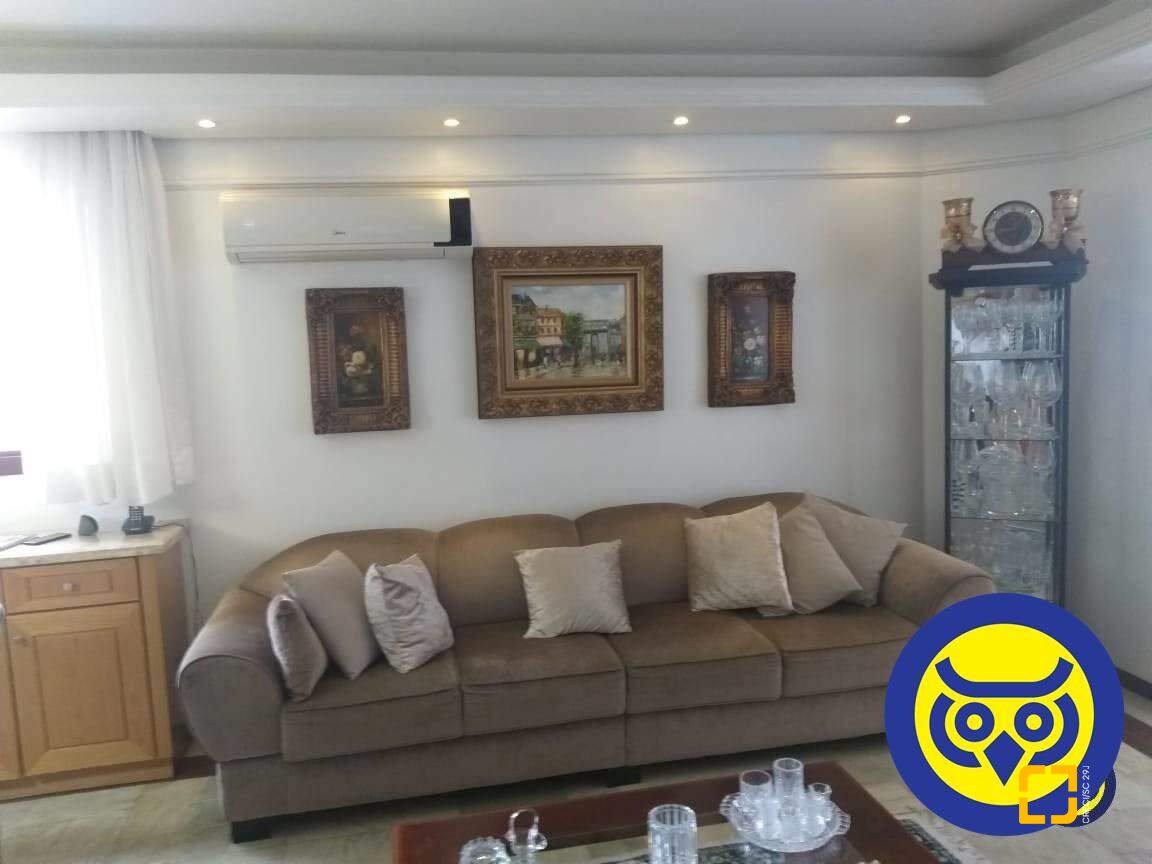 Cobertura com 226m², 4 quartos (sendo 2 suítes), 2 garagens, no bairro Centro em Florianópolis