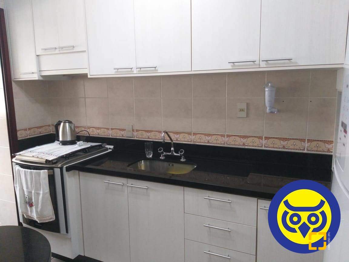 Cobertura com 226m², 4 quartos (sendo 2 suítes), 2 garagens, no bairro Centro em Florianópolis