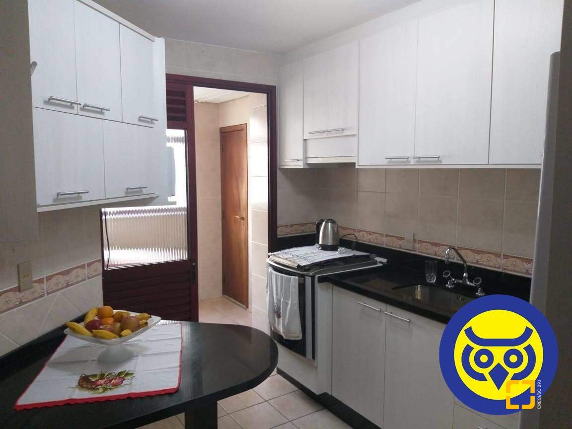 Cobertura com 226m², 4 quartos (sendo 2 suítes), 2 garagens, no bairro Centro em Florianópolis