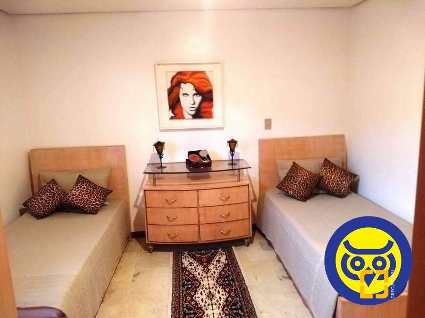 Cobertura com 226m², 4 quartos (sendo 2 suítes), 2 garagens, no bairro Centro em Florianópolis