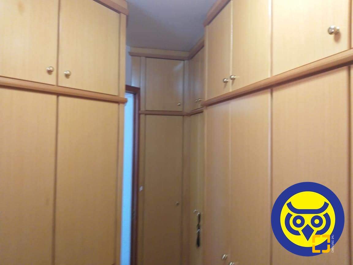 Cobertura com 226m², 4 quartos (sendo 2 suítes), 2 garagens, no bairro Centro em Florianópolis