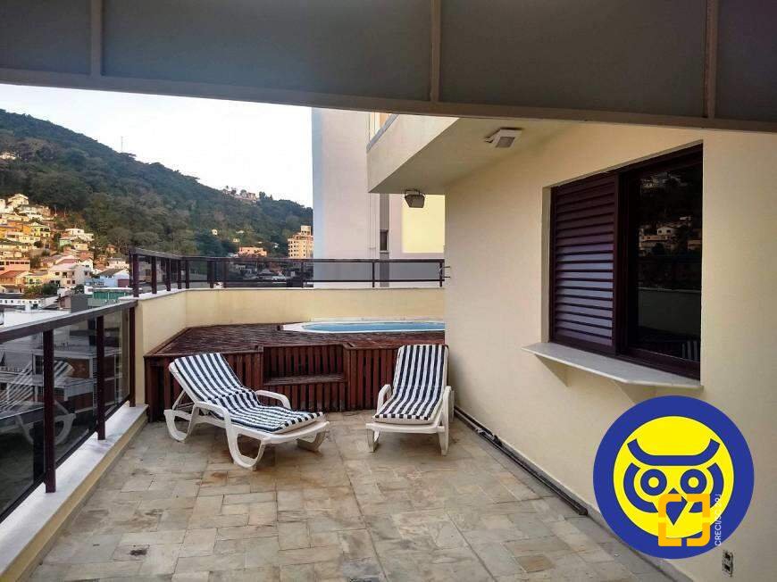 Cobertura com 226m², 4 quartos (sendo 2 suítes), 2 garagens, no bairro Centro em Florianópolis
