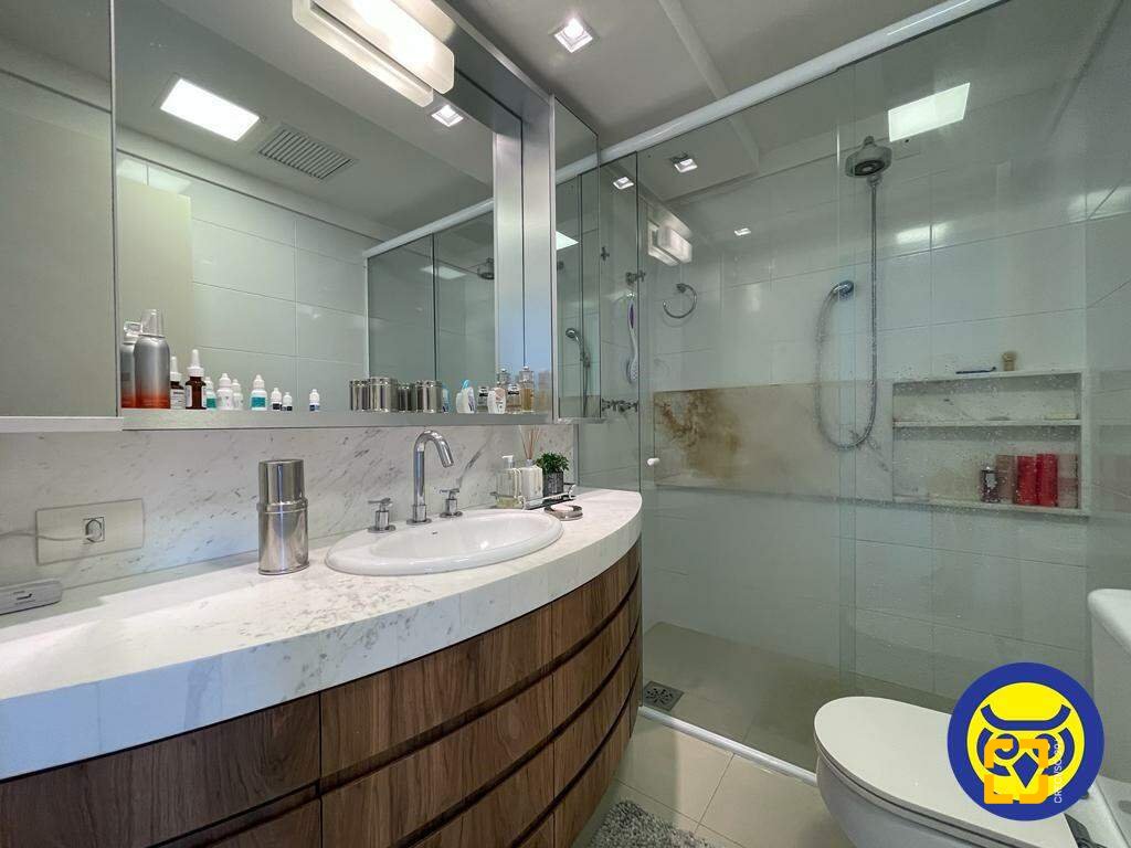 Apartamento com 138m², 6 quartos (sendo 3 suítes), 3 garagens, no bairro Cachoeira do Bom Jesus em Florianópolis