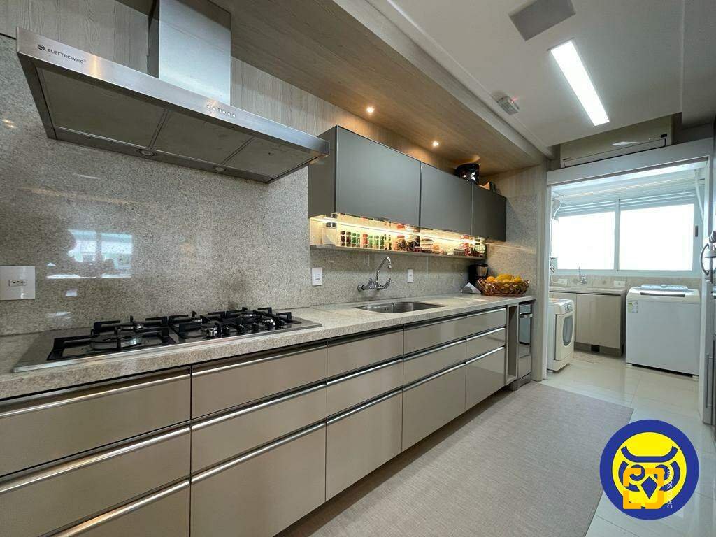 Apartamento com 138m², 3 quartos (sendo 3 suítes), 3 garagens, no bairro Cachoeira do Bom Jesus em Florianópolis