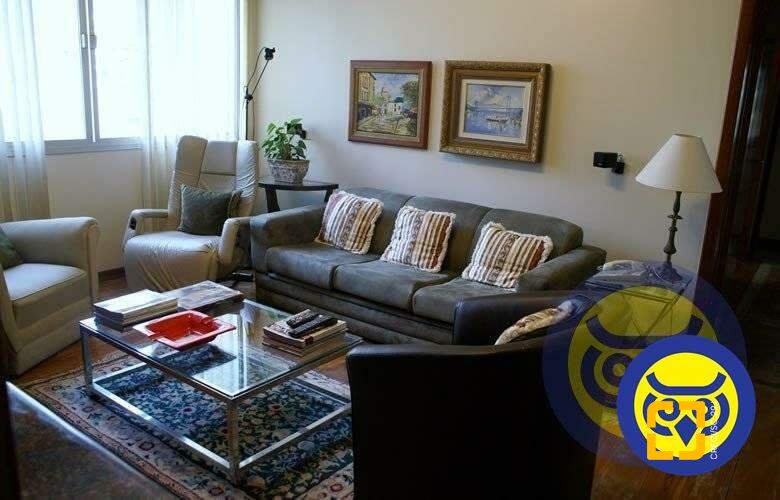 Apartamento com 266m², 6 quartos (sendo 2 suítes), 2 garagens, no bairro Centro em Florianópolis