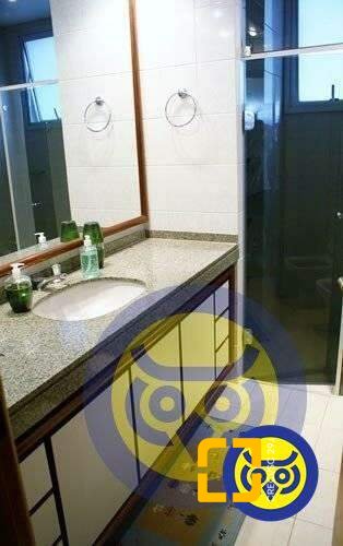 Apartamento com 266m², 6 quartos (sendo 2 suítes), 2 garagens, no bairro Centro em Florianópolis