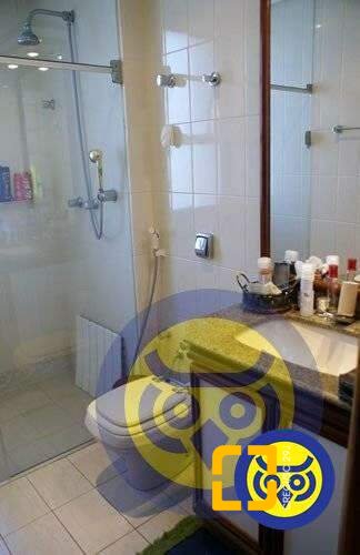 Apartamento com 266m², 6 quartos (sendo 2 suítes), 2 garagens, no bairro Centro em Florianópolis