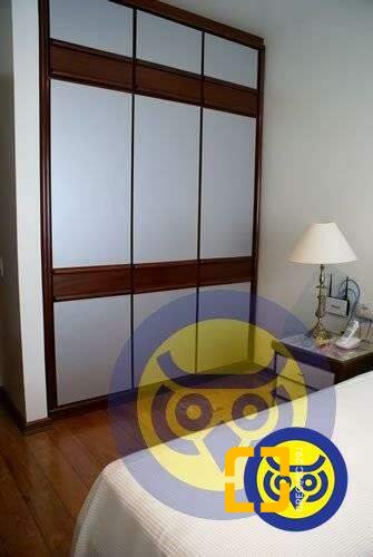 Apartamento com 266m², 6 quartos (sendo 2 suítes), 2 garagens, no bairro Centro em Florianópolis