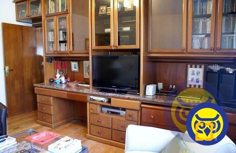Apartamento com 266m², 6 quartos (sendo 2 suítes), 2 garagens, no bairro Centro em Florianópolis