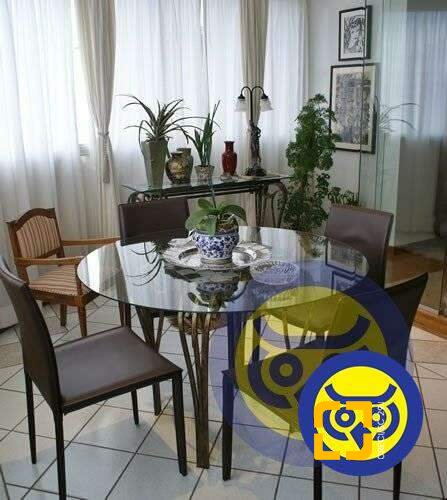 Apartamento com 266m², 6 quartos (sendo 2 suítes), 2 garagens, no bairro Centro em Florianópolis