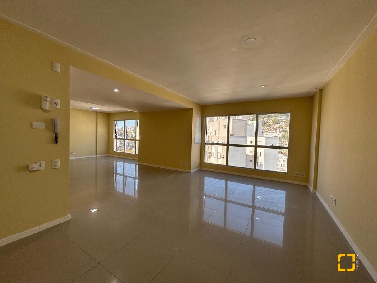 Sala com 67m², 1 garagem, no bairro Centro em Florianópolis