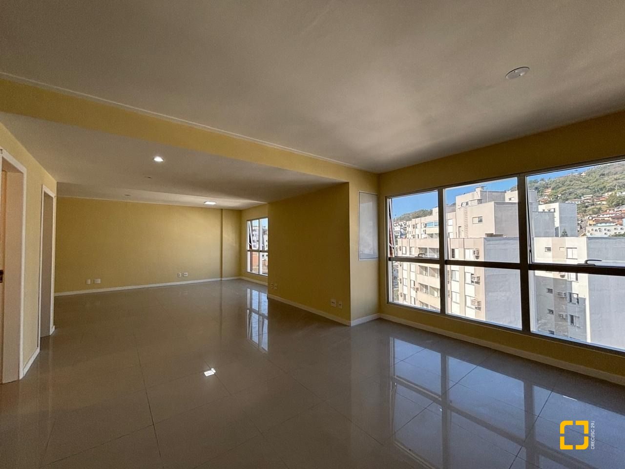 Sala com 67m², 1 garagem, no bairro Centro em Florianópolis