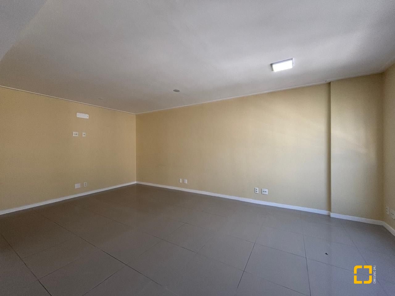 Sala com 67m², 1 garagem, no bairro Centro em Florianópolis