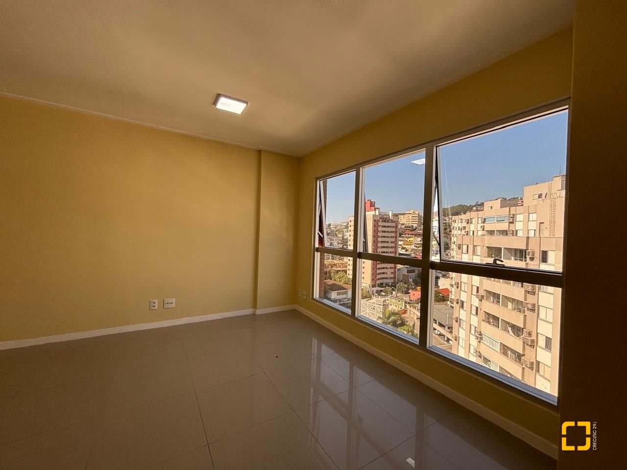Sala com 67m², 1 garagem, no bairro Centro em Florianópolis