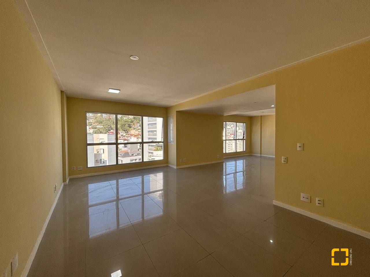 Sala com 67m², 1 garagem, no bairro Centro em Florianópolis