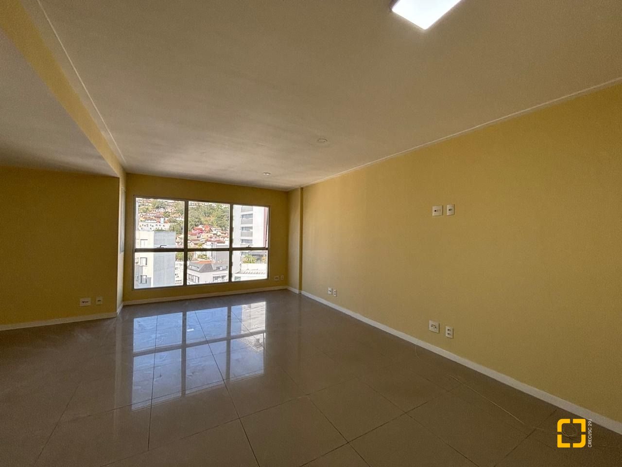 Sala com 67m², 1 garagem, no bairro Centro em Florianópolis
