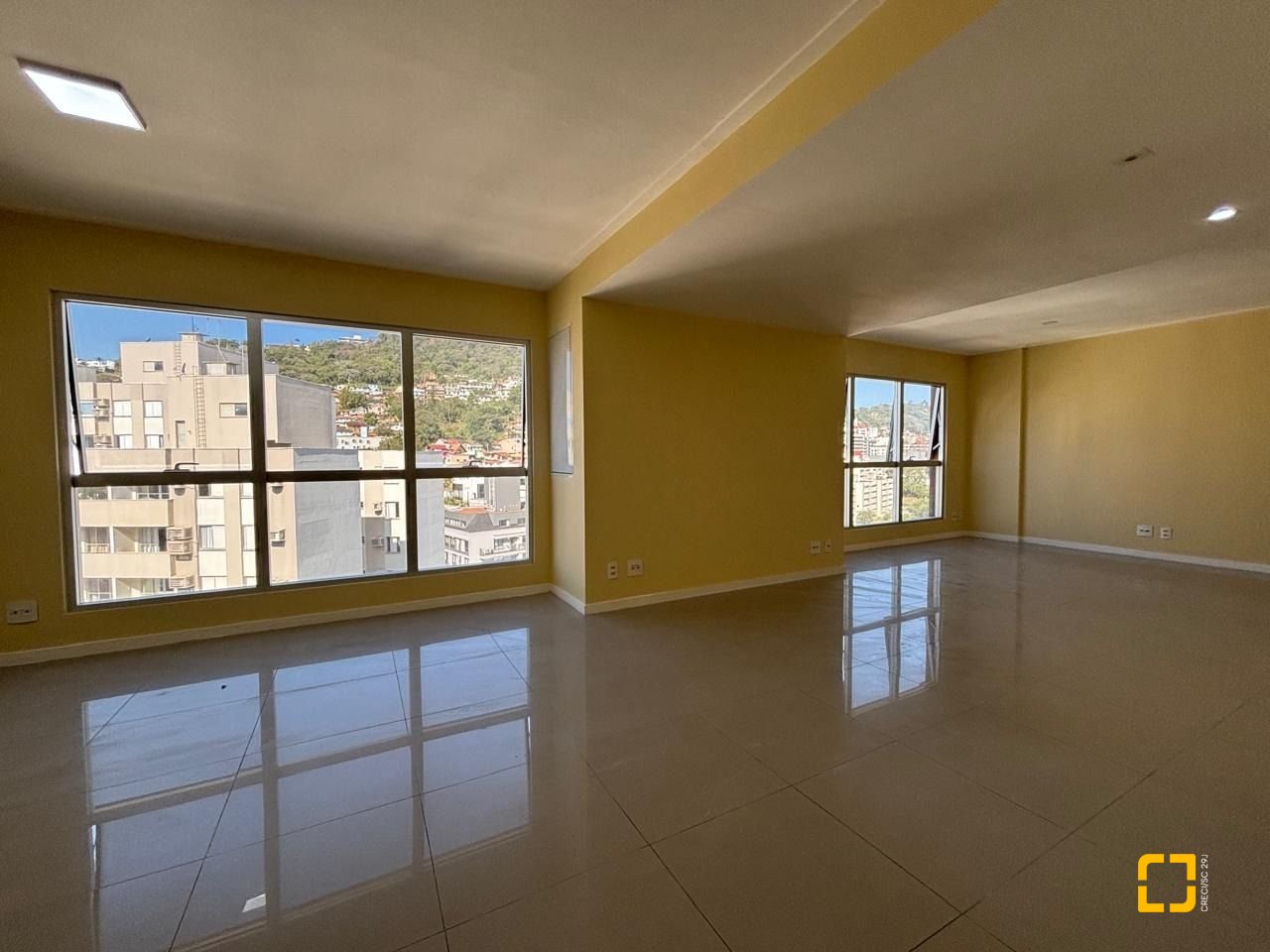 Sala com 67m², 1 garagem, no bairro Centro em Florianópolis