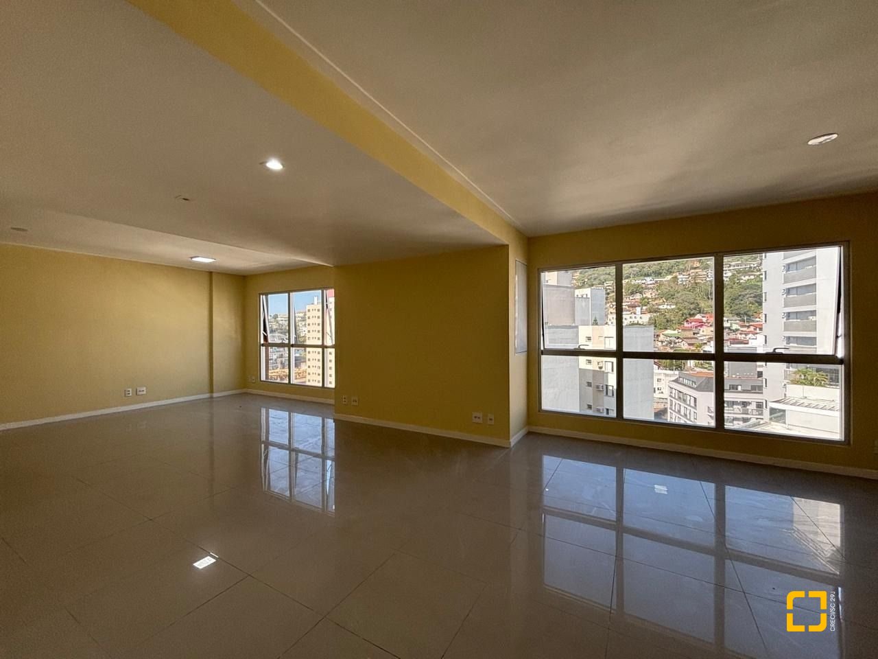 Sala com 67m², 1 garagem, no bairro Centro em Florianópolis