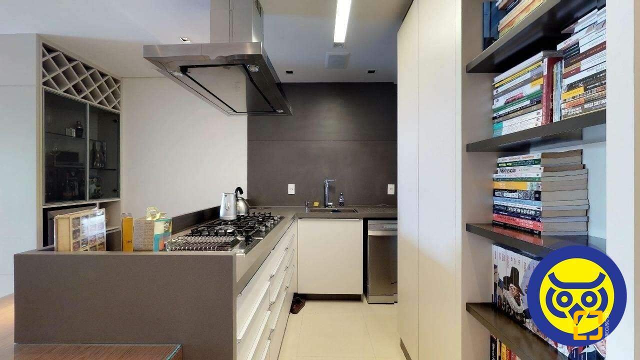 Apartamento com 117m², 6 quartos (sendo 3 suítes), 3 garagens, no bairro Centro em Florianópolis
