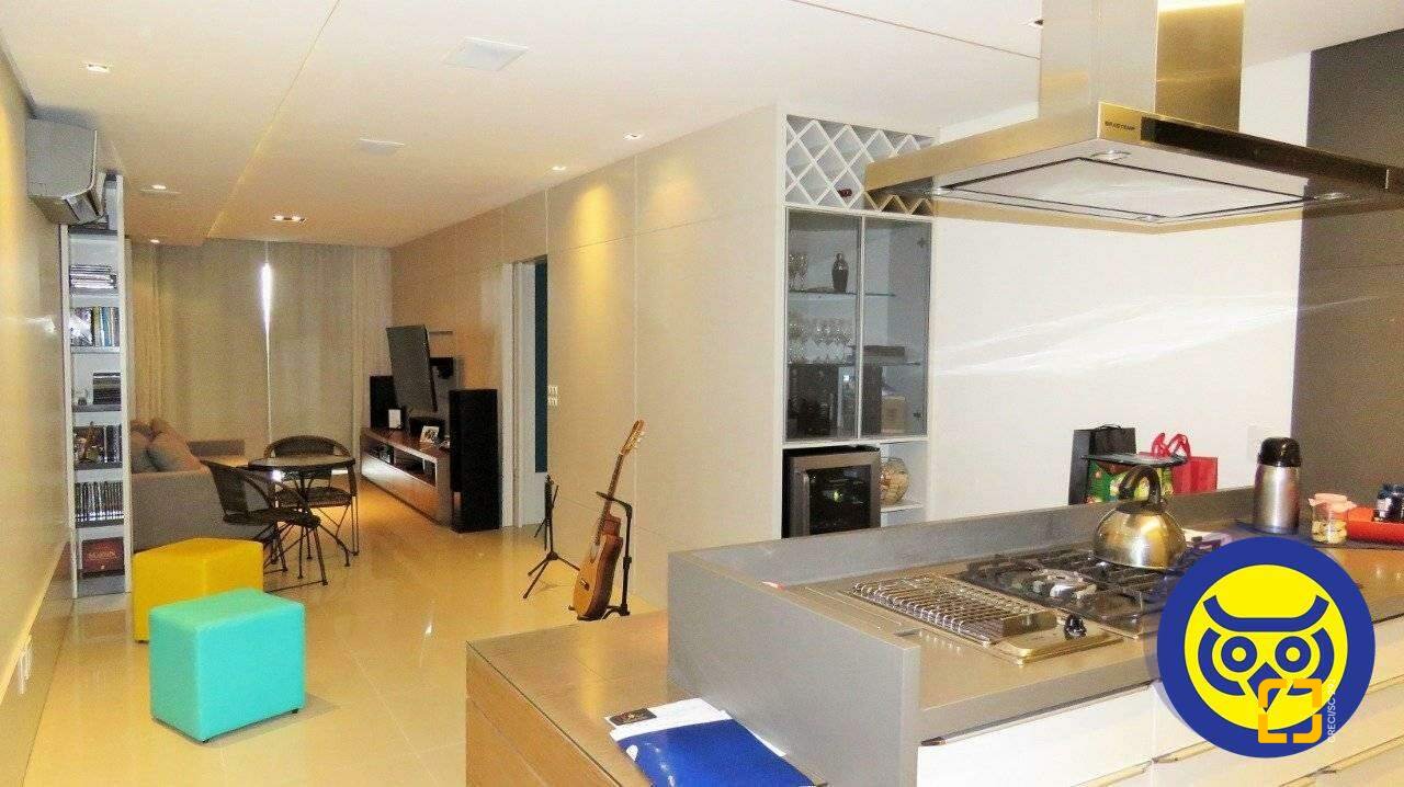 Apartamento com 117m², 6 quartos (sendo 3 suítes), 3 garagens, no bairro Centro em Florianópolis