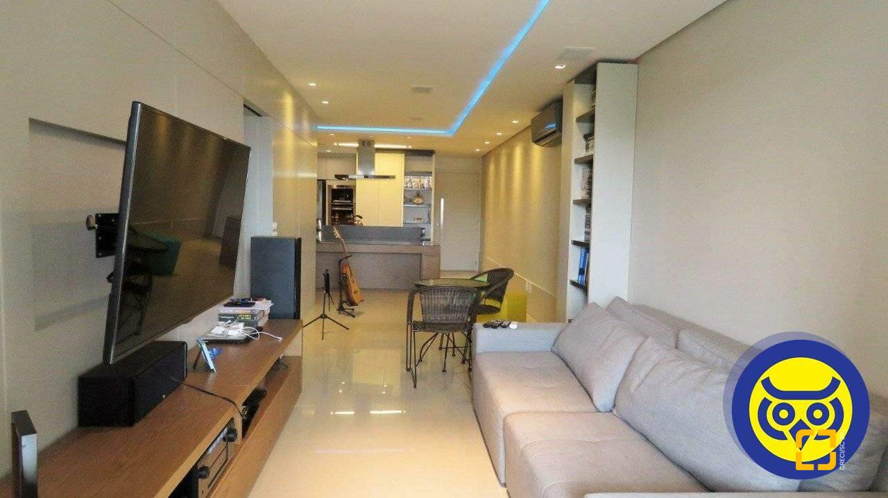 Apartamento com 117m², 6 quartos (sendo 3 suítes), 3 garagens, no bairro Centro em Florianópolis