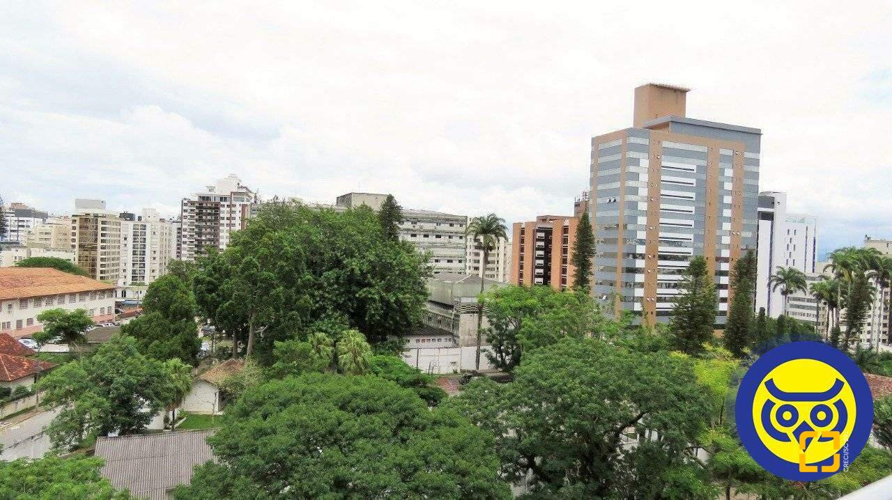 Apartamento com 117m², 6 quartos (sendo 3 suítes), 3 garagens, no bairro Centro em Florianópolis