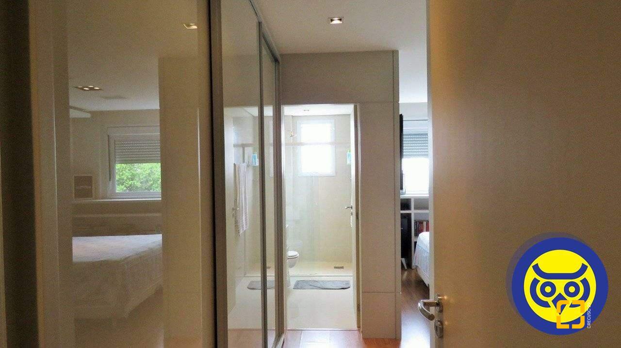 Apartamento com 117m², 6 quartos (sendo 3 suítes), 3 garagens, no bairro Centro em Florianópolis