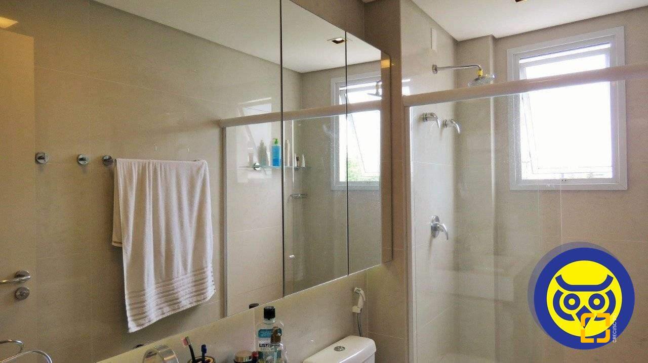 Apartamento com 117m², 6 quartos (sendo 3 suítes), 3 garagens, no bairro Centro em Florianópolis