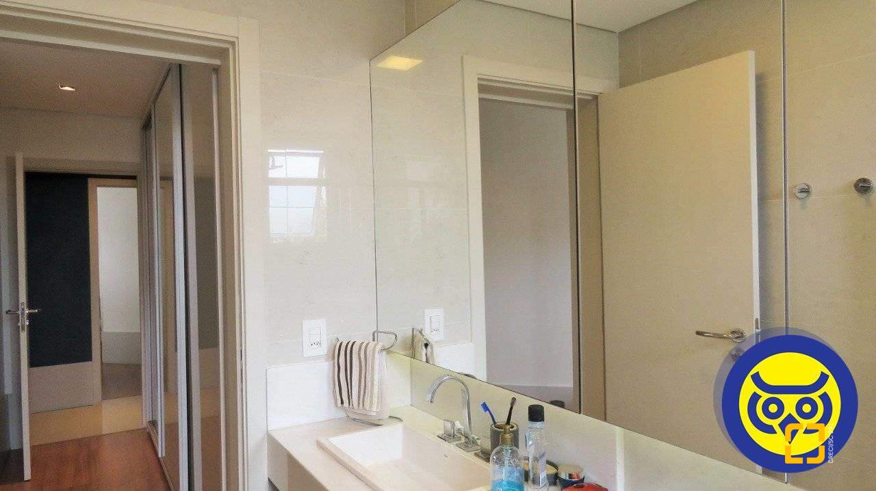Apartamento com 117m², 6 quartos (sendo 3 suítes), 3 garagens, no bairro Centro em Florianópolis