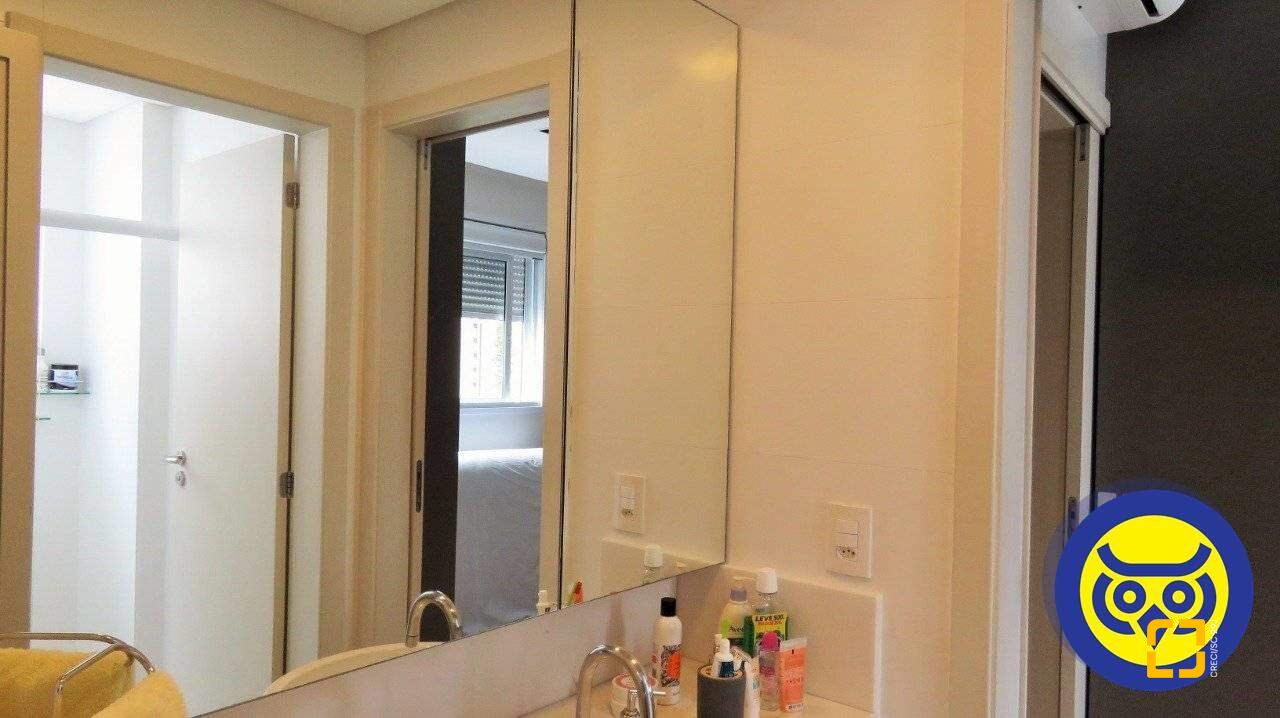 Apartamento com 117m², 6 quartos (sendo 3 suítes), 3 garagens, no bairro Centro em Florianópolis