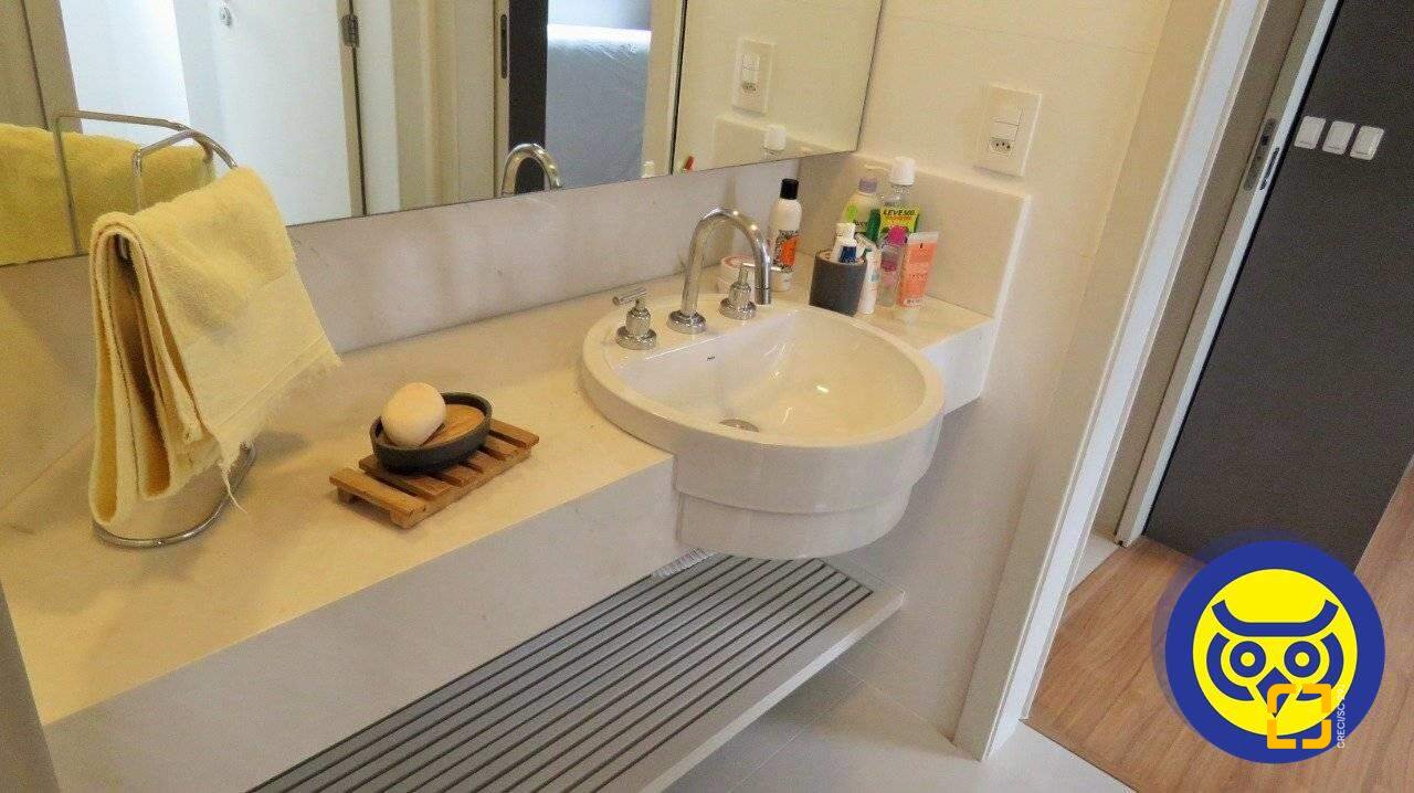 Apartamento com 117m², 6 quartos (sendo 3 suítes), 3 garagens, no bairro Centro em Florianópolis